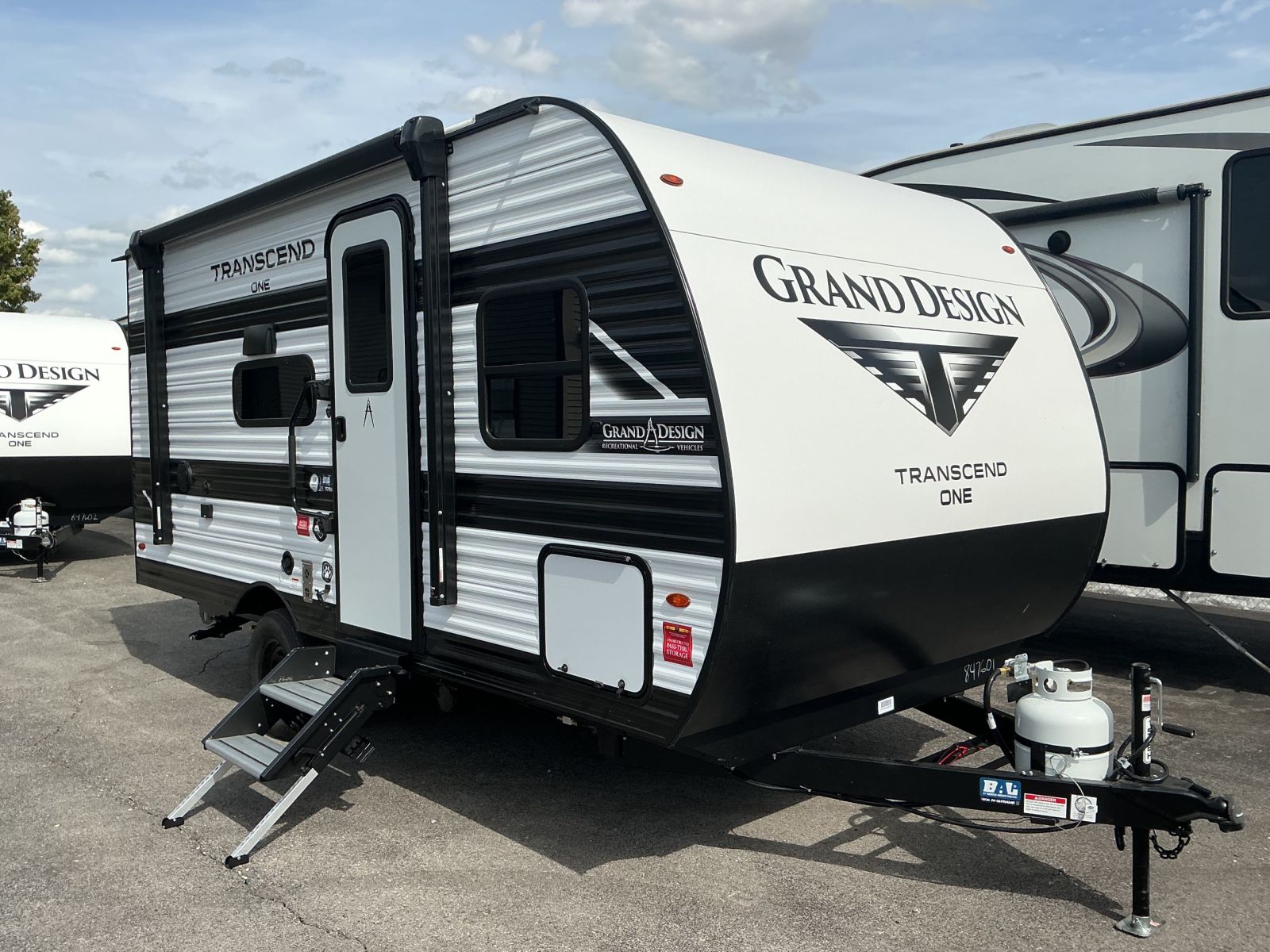 2027 Grand Design Transcend ONE 151BH