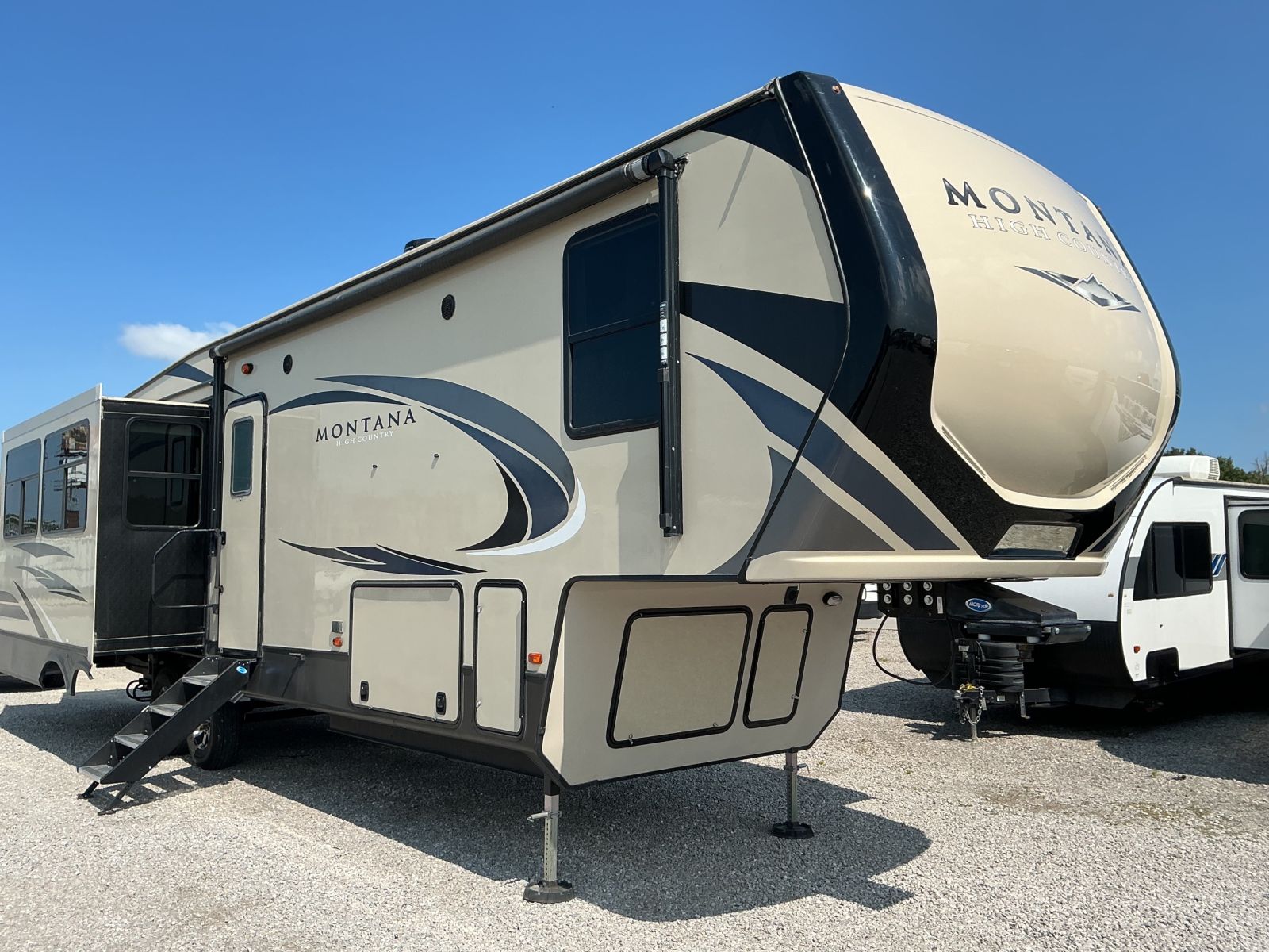 2019 Keystone RV HC Montana 331RL