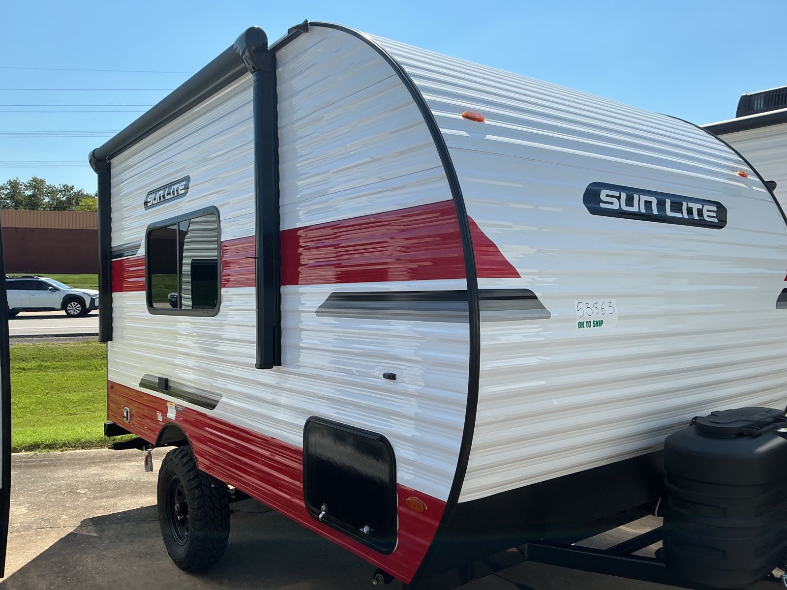 2027 Sunset Park RV Sunlite 16BH Sunlite - white/red