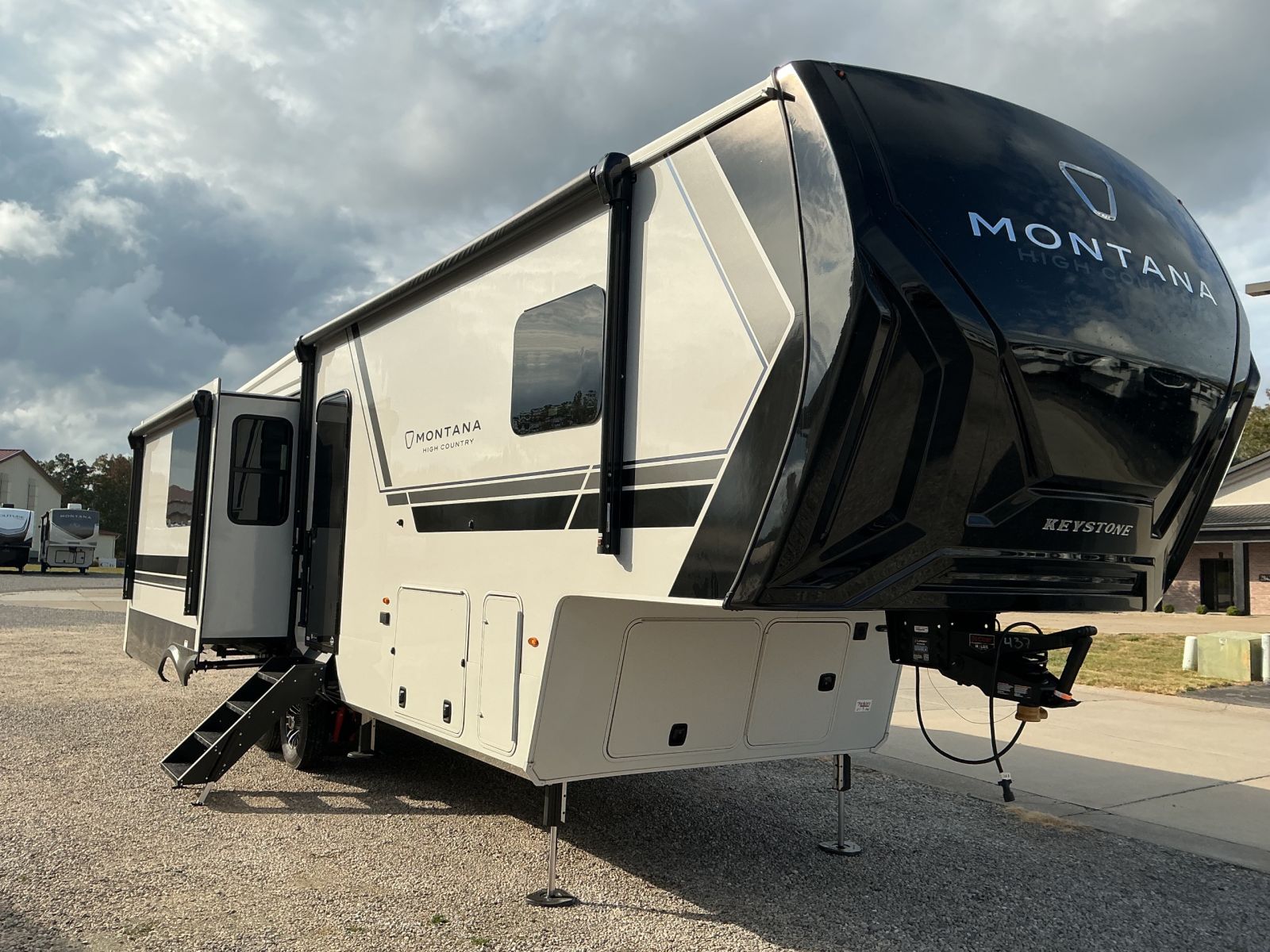 2027 Keystone RV High Country Montana 300RK