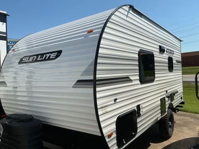 2027 Sunset Park RV Sunlite 18RD Sunlite - white/gray